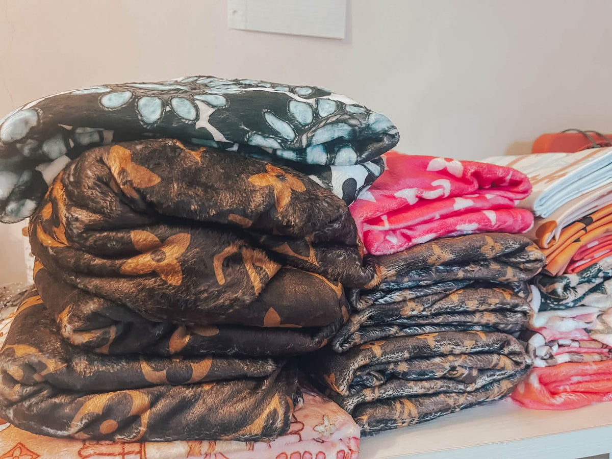 MINKY BLANKET PREORDER 🧸(LEAVE PRINT IN NOTES)
