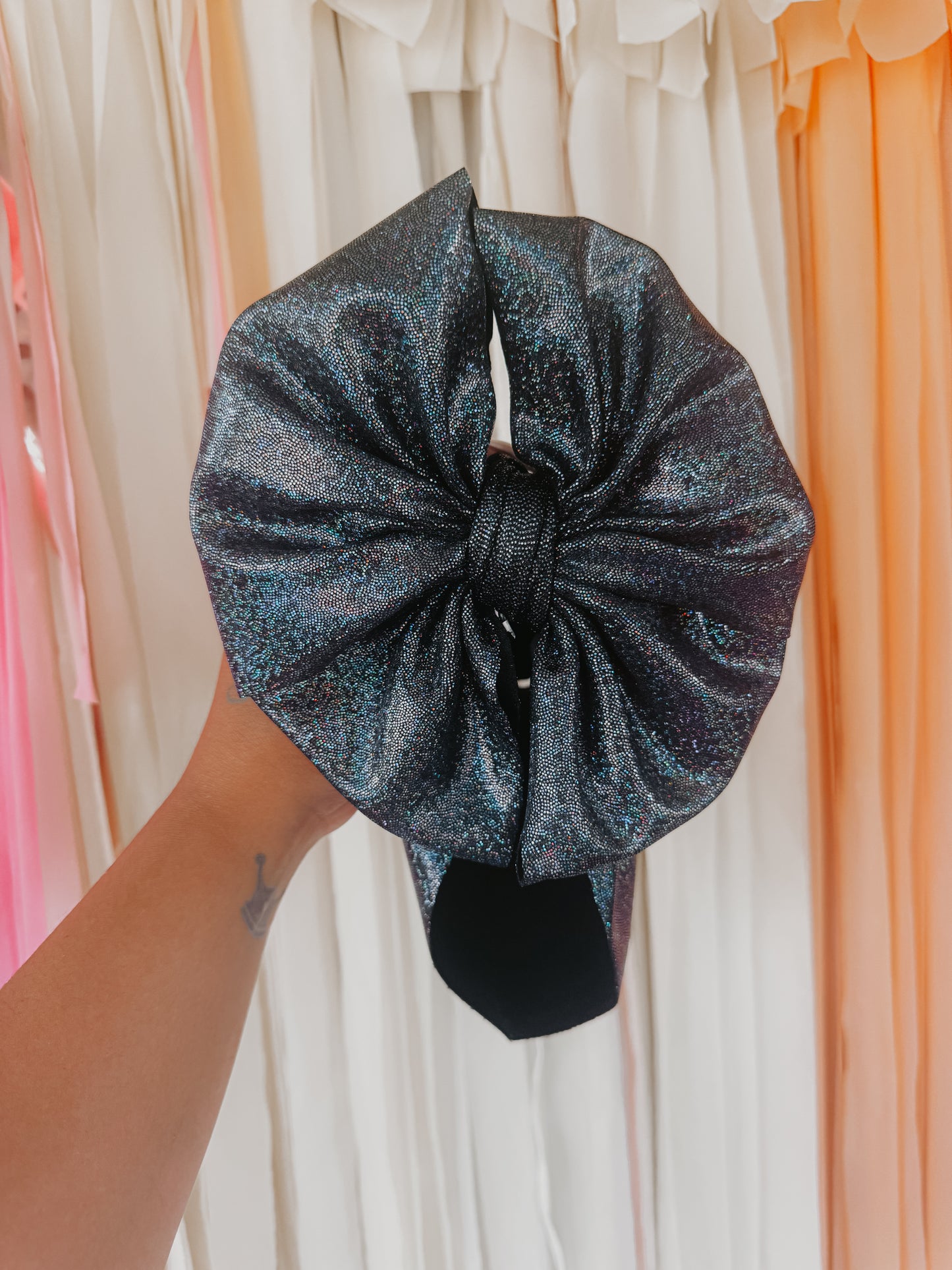 HOLO BLACK BOWS