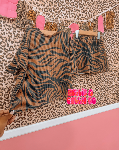 BROWN ZEBRA COMFY SET (leave size in notes)